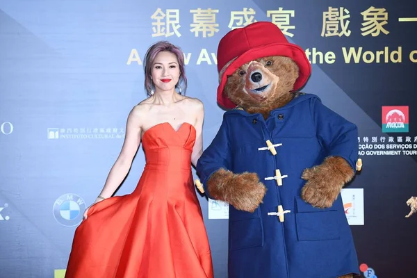 Hongkong Skådespelerskan Och Sångerskan Miriam Yeung Poserar Med Underhållare Som — Stockfoto