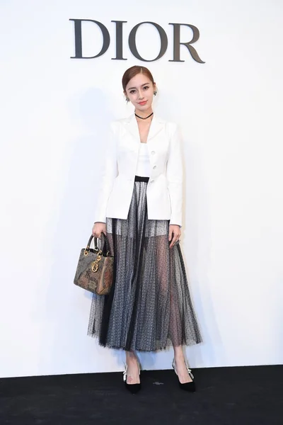 Modella Attrice Hong Kong Angelaby Arriva Una Festa Dior Lady — Foto Stock