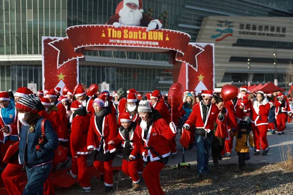 Les Participants Déguisés Père Noël Prennent Part Course Père Noël — Photo