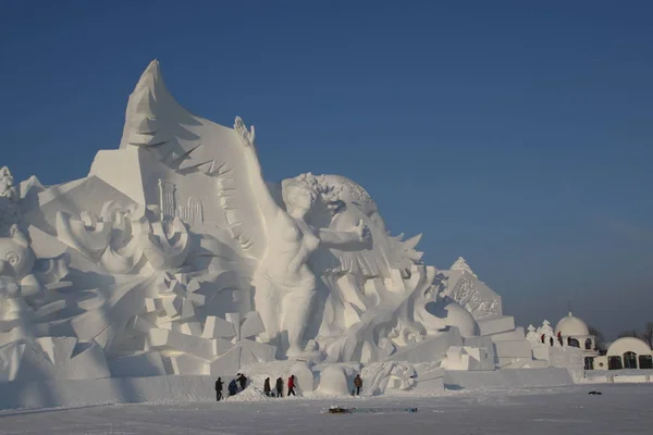 Giant Snow Sculpture Snow Song Winter Olympics 30Th Harbin Sun — стоковое фото