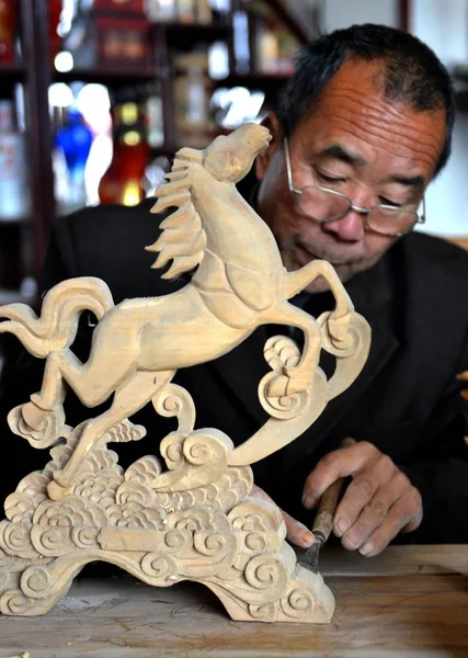 Artisan Chinois Ans Wang Sijun Soif Une Figure Bois Cheval — Photo