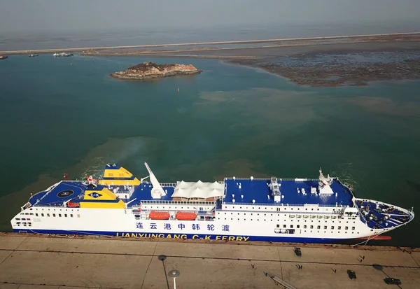 Asiens Größtes Kreuzfahrtschiff Harmony Yungang Ankert Kai Des Hafens Von — Stockfoto