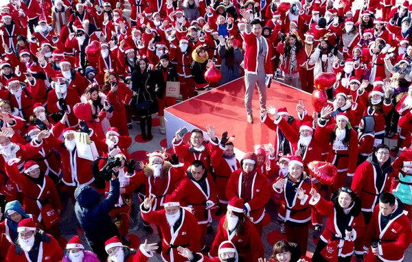 Participants Dressed Santa Claus Take Part Santa Run 2017 Upcoming — Stock Photo, Image
