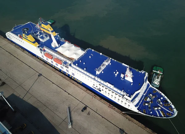 Azji Największą Cruise Ship Harmonia Yungang Zakotwiczone Nabrzeżu Portu Lianyungang — Zdjęcie stockowe