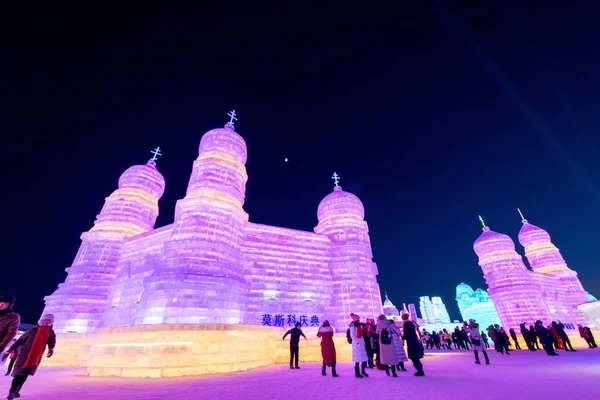 Éjszakai Kilátás Megvilágított Jég Szobrok Kijelző Alatt Kínai Harbin Jég — Stock Fotó