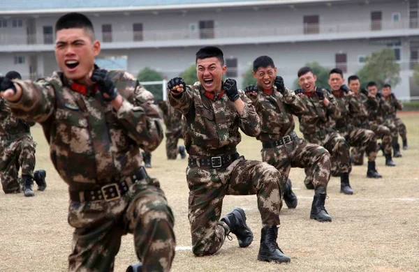 Polisi Paramiliter Tiongkok Mengambil Bagian Dalam Pelatihan Militer Kota Nanning — Stok Foto