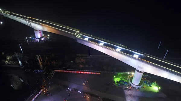 Een Ligger Brug Met Een Gewicht Van 000 Ton Wordt — Stockfoto