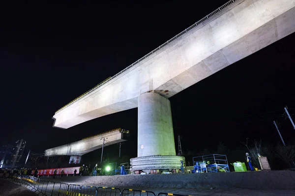 Uma Ponte Viga Pesando 000 Toneladas Girada Graus Sentido Horário — Fotografia de Stock