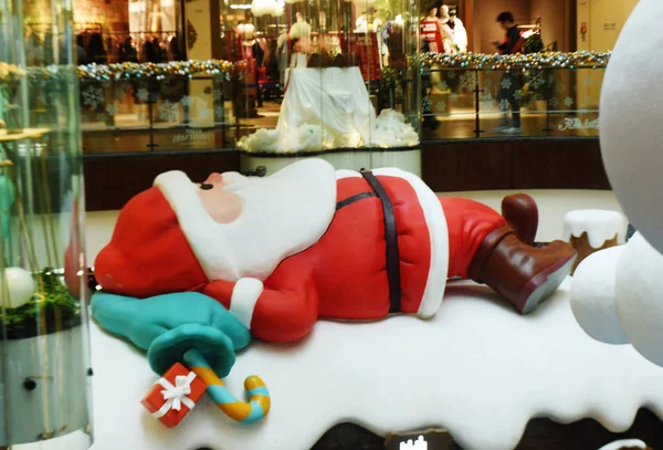 Вид Висоти Гігантського Діда Мороза Лежав Даху Кабіни Попереду Різдва — стокове фото