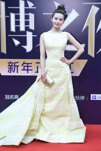 Chinese Actrice Liu Shishi Arriveert Rode Loper Voor 2017 Weibo — Stockfoto