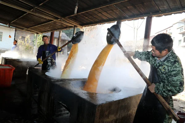 Villagers Boil Syrup Brown Sugar Workshop Yaoxu County Fuzhou City — Stock Photo, Image
