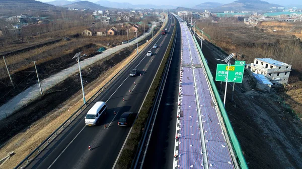 Flygfoto Över Solpaneler Världens Första Solceller Expressway Konstruktion Nan City — Stockfoto