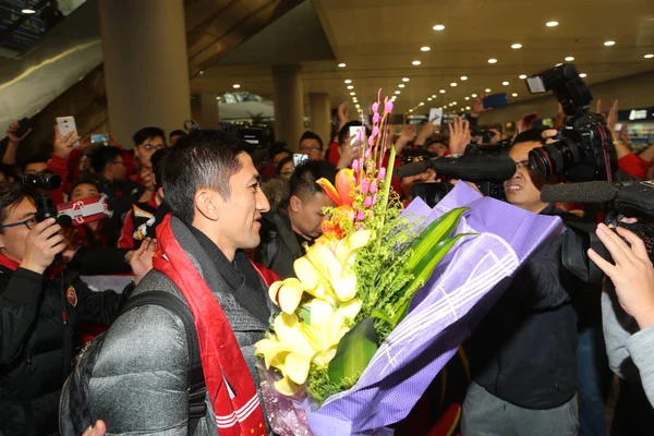 Futbolista Uzbeko Odil Ahmedov Aparece Foto Después Llegar Aeropuerto Internacional — Foto de Stock