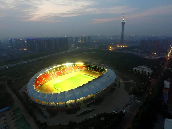 Vista Nocturna Del Estadio Zhengzhou Hanghai Ciudad Zhengzhou Provincia Central — Foto de Stock