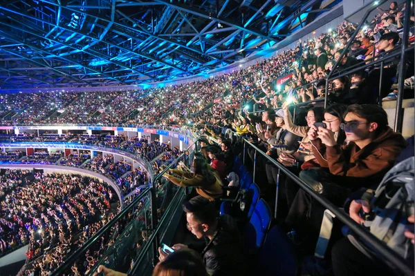 Fans Cheer American Rock Band Imagine Dragons Band Concert Shanghai — Stock Photo, Image