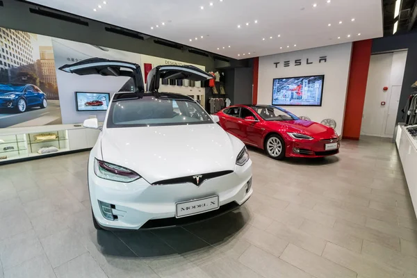 Ein Tesla Model Elektroauto Wird Einer Ausstellungshalle Von Tesla Shanghai — Stockfoto