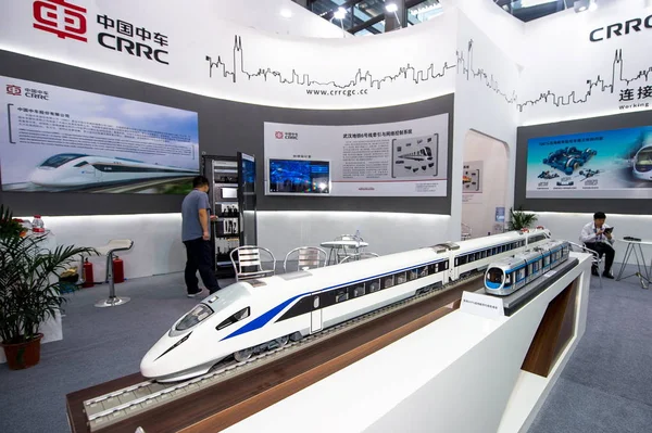 File People Visita Stand Crrc China Railway Rolling Stock Corp — Foto de Stock