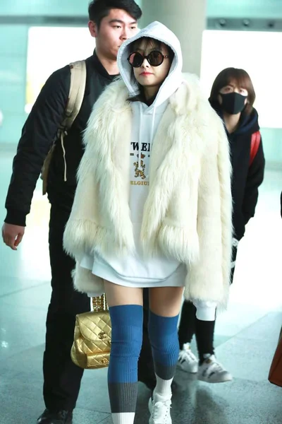 Cantora Atriz Chinesa Victoria Song Song Qian Retratada Aeroporto Internacional — Fotografia de Stock