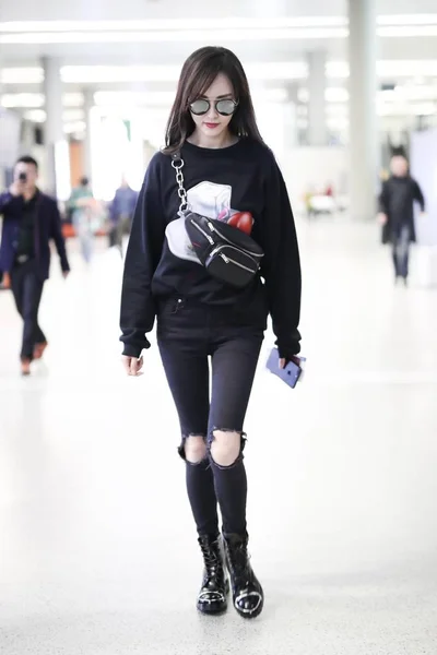 Atriz Chinesa Tiffany Tang Tang Yan Retratada Aeroporto Internacional Capital — Fotografia de Stock