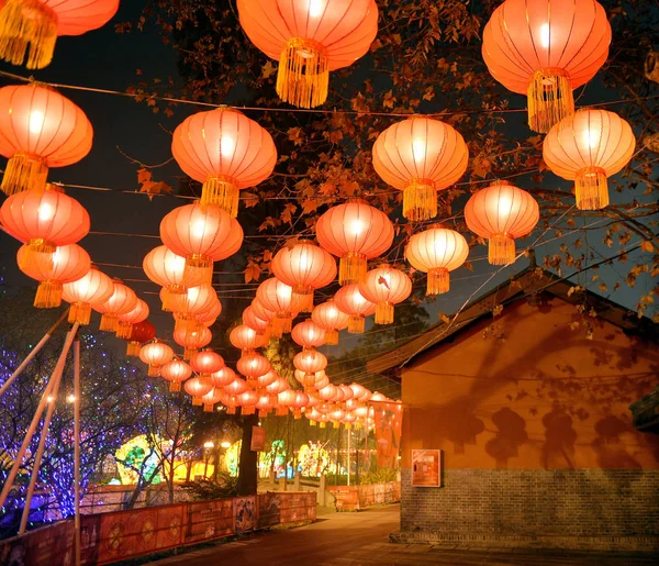 Lanternas Vermelhas Estão Acesas Para Próximo Ano Novo Lunar Chinês — Fotografia de Stock