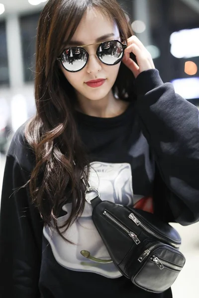 Attrice Cinese Tiffany Tang Tang Yan Fotografata All Aeroporto Internazionale — Foto Stock