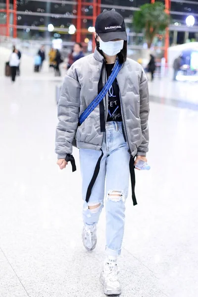 Cantora Atriz Chinesa Victoria Song Song Qian Chega Aeroporto Internacional — Fotografia de Stock