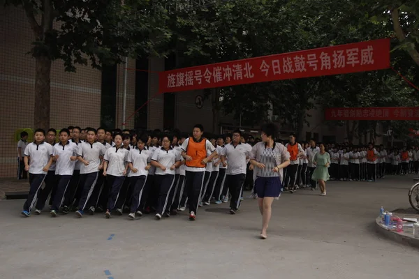 Chinese Studenten Doen Ochtends Joggen Jingying Middle School Shijiazhuang City — Stockfoto