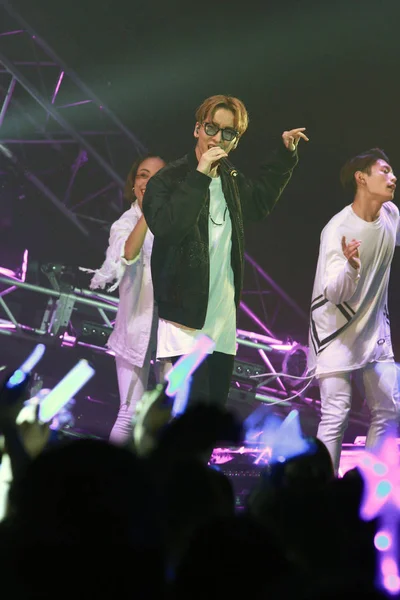 Ιαπωνικά Pop Μπάντα Αγόρι Inds Εκτελέσει Στη Συναυλία Τους Στο — Φωτογραφία Αρχείου