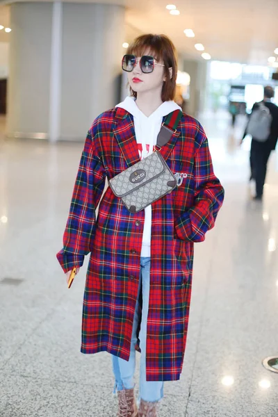 Attrice Cinese Jing Tian Fotografata All Aeroporto Internazionale Shanghai Hongqiao — Foto Stock