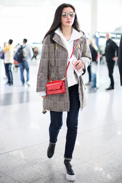 Attrice Cinese Bingbing Fotografata All Aeroporto Internazionale Pechino Capitale Pechino — Foto Stock