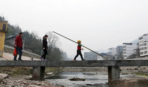 Chino Años Edad Zhang Wang Que Fue Entrenado Para Caminar — Foto de Stock