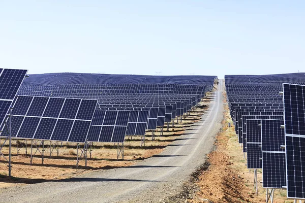 Dosya Solar Paneller Wuzhong Kentinde Panda Green Group Bir Fotovoltaik — Stok fotoğraf