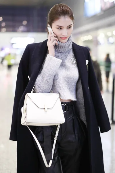 Top Model Cinese Sui Fotografata All Aeroporto Internazionale Shanghai Hongqiao — Foto Stock