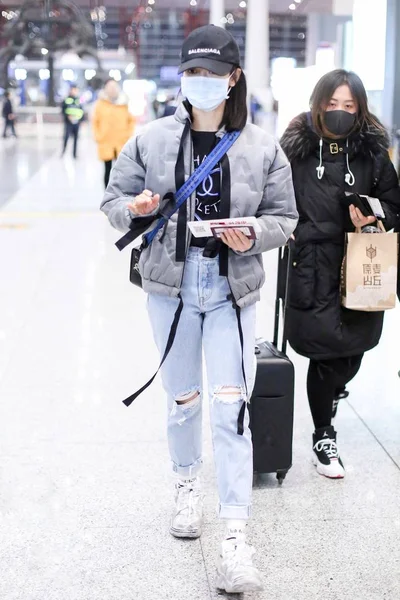 Cantante Attrice Cinese Victoria Song Song Qian Arriva All Aeroporto — Foto Stock