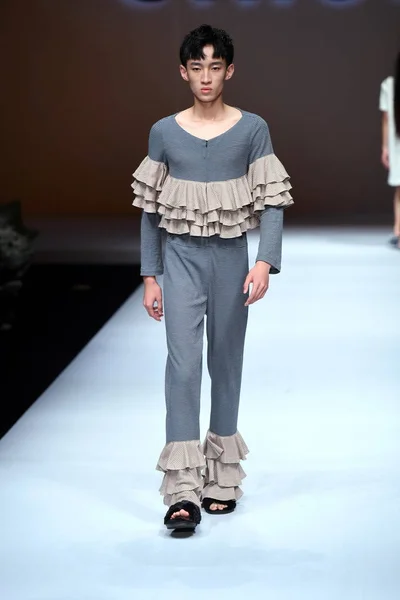 Modell Visar Skapelse Modevisning Unionens Liu Xin Och Den Kina — Stockfoto