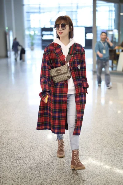 Atriz Chinesa Jing Tian Retratada Aeroporto Internacional Hongqiao Xangai China — Fotografia de Stock