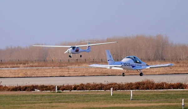 Rx1E Una Versione Avanzata Due Posti Del Primo Aereo Elettrico — Foto Stock