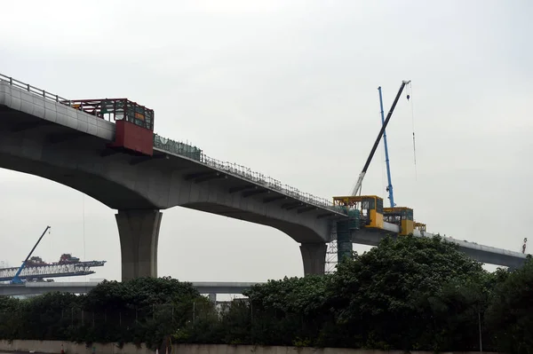 这张拍摄于 7年的照片显示 世界上最长的跨海大桥 港珠澳大桥香港段正在中国香港建设 — 图库照片