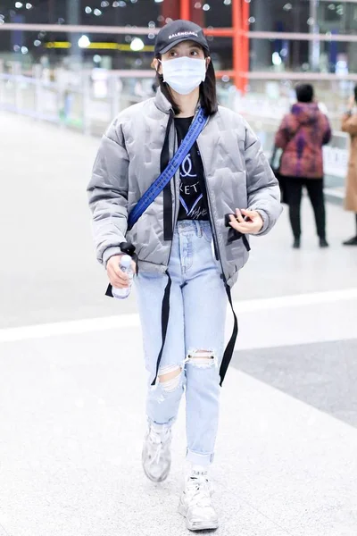 Chinese Singer Actress Victoria Song Song Qian Arrives Beijing Capital — Stock Photo, Image