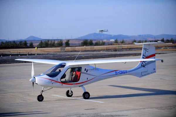 Rx1E Una Versione Avanzata Due Posti Del Primo Aereo Elettrico — Foto Stock