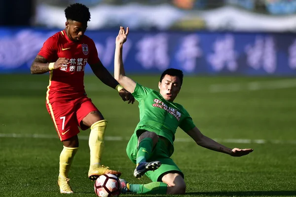 Braziliaans Voetballer Marinho Van Changchun Yatai Verliet Uitdagingen Van Een — Stockfoto