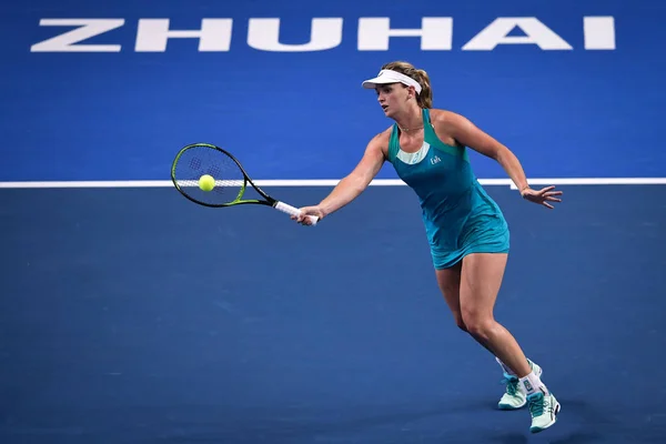 アメリカ合衆国のココヤシ Vandeweghe 戻りますショット ドイツのジュリア ゴージェス女子シングルスの最終戦で珠海市 中国南部の広東省 日横琴人生 Wta エリート トロフィー珠海 — ストック写真