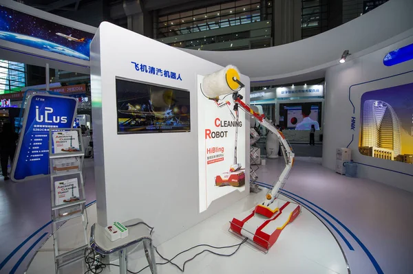Robot Limpieza Aviones Exhibe Stand Hna Technology China Tech Fair — Foto de Stock