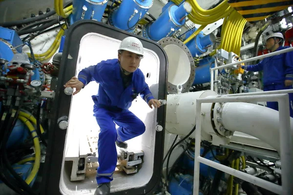 Operaio Cinese Lavora Nel Cantiere Del Tunnel Qinghuayuan Pechino Zhangjiakou — Foto Stock