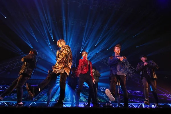 Japoński Pop Boysband Inds Wykonywać Ich Koncercie Hong Kongu Chinach — Zdjęcie stockowe