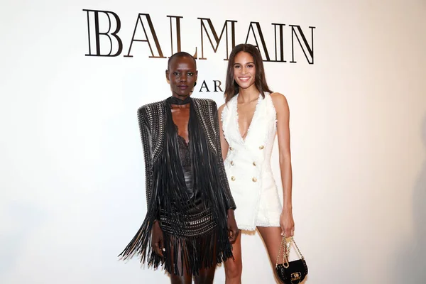 Das Südsudanesische Model Grace Bol Links Und Das Französische Model — Stockfoto