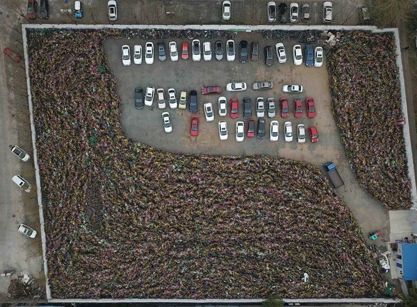 Vista Aérea Decenas Miles Bicicletas Compartidas Abandonadas Amontonadas Estacionamiento Ciudad — Foto de Stock