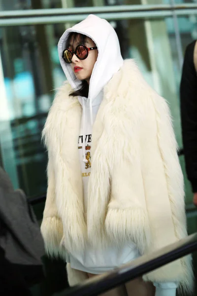 Chanteuse Actrice Chinoise Victoria Song Song Qian Est Photographiée Aéroport — Photo