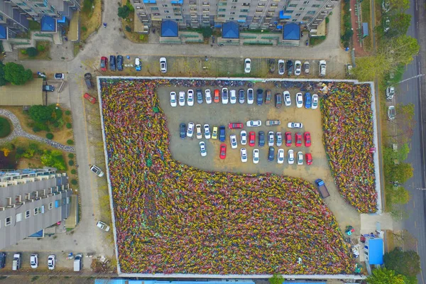 Vista Aérea Dezenas Milhares Bicicletas Compartilhadas Abandonadas Empilhadas Estacionamento Cidade — Fotografia de Stock
