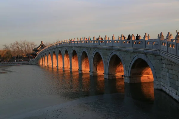 Сімнадцять Метрочний Міст Над Куньмін Лейк Освітлено Заході Сонця Літньому — стокове фото